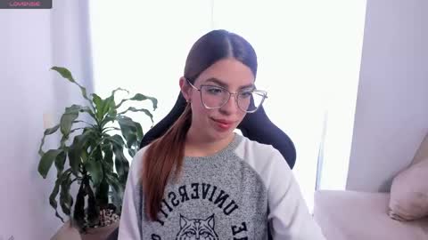 nat_bakerss online show from April 16, 8:31 pm