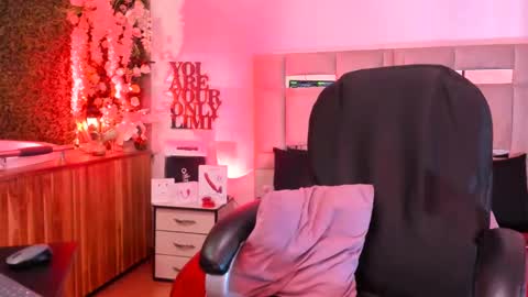 Snapshot of natacha_black00 chatting on February 25, 2:58 am Natacha black online show from February 25, 2:58 am