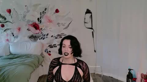 Snapshot of natahsaluxxx chatting on May 4, 2:35 pm Natasha Luxxx online show from May 4, 2:35 pm
