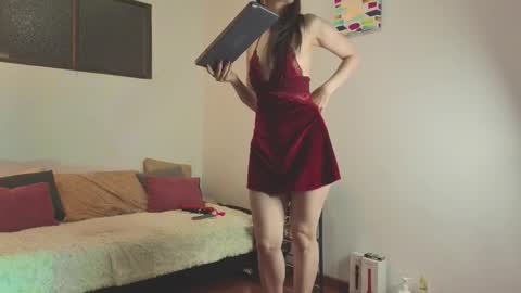 NataKinski online show from February 12, 7:09 pm