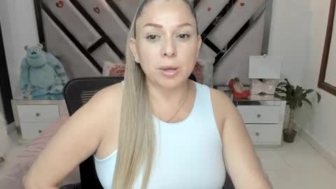 natalia5560 online show from November 17, 1:06 pm