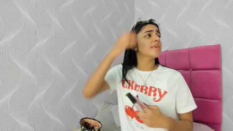 Snapshot of natalia_aguirre chatting on December 30, 12:20 pm Naty  online show from December 30, 12:20 pm