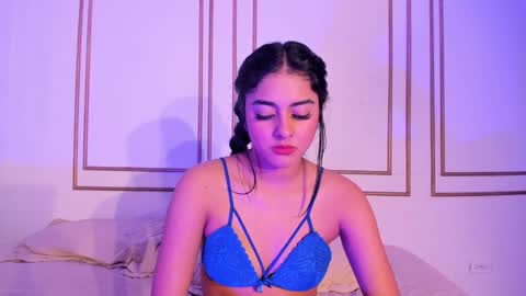 Snapshot of natalia_aguirre chatting on January 25, 6:35 pm Naty  online show from January 25, 6:35 pm