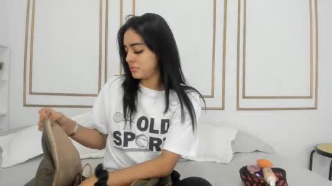 Snapshot of natalia_aguirre chatting on February 17, 12:16 pm Naty  online show from February 17, 12:16 pm