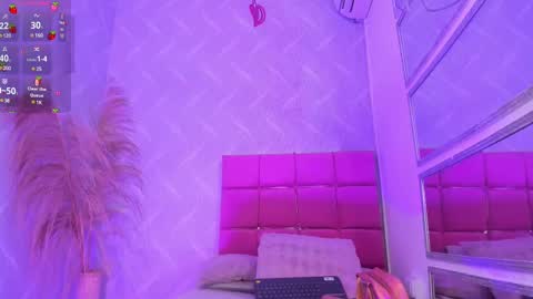 Snapshot of natalia_aguirre chatting on February 26, 12:25 pm Naty  online show from February 26, 12:25 pm