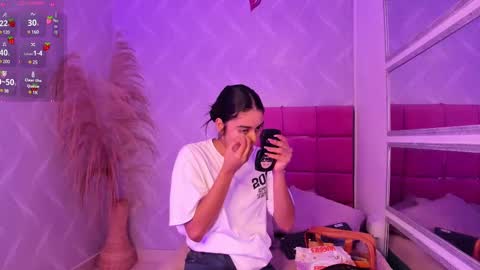 Snapshot of natalia_aguirre chatting on February 28, 12:20 pm Naty  online show from February 28, 12:20 pm