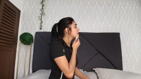 Snapshot of natalia_aguirre chatting on September 16, 12:06 pm Naty  online show from September 16, 12:06 pm