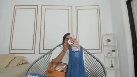 Snapshot of natalia_aguirre chatting on September 27, 12:21 pm Naty  online show from September 27, 12:21 pm