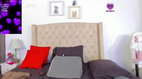 Snapshot of natalia_collinslim chatting on March 5, 3:40 am Natalia online show from March 5, 3:40 am