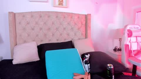 Snapshot of natalia_collinslim chatting on September 12, 3:06 am Natalia online show from September 12, 3:06 am