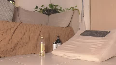 Snapshot of natalia_curlyx chatting on December 2, 6:20 am natalia_curlyx online show from December 2, 6:20 am