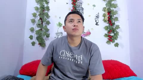 nataliaandjulliam online show from January 11, 4:39 am