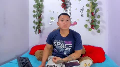 nataliaandjulliam online show from February 22, 3:07 am