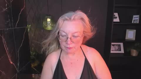 Snapshot of natalicloud chatting on October 13, 1:11 pm NataliCloud online show from October 13, 1:11 pm