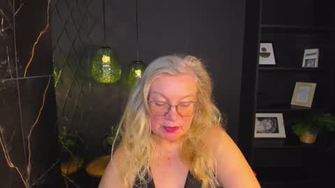 Snapshot of natalicloud chatting on October 21, 1:34 pm NataliCloud online show from October 21, 1:34 pm