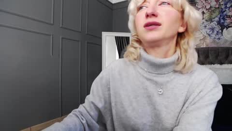 Natalie online show from December 15, 7:57 am