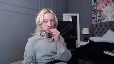 Natalie online show from February 28, 7:05 am