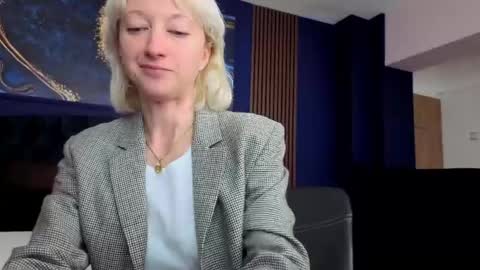 Natalie online show from April 22, 5:32 am