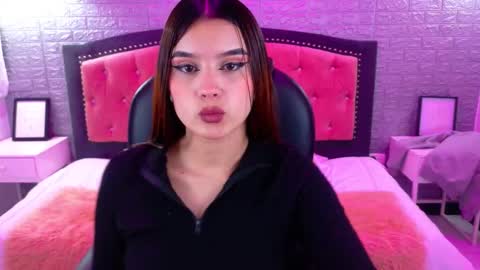 Snapshot of natalie_loffreda chatting on October 1, 3:01 am natalie online show from October 1, 3:01 am