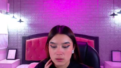 Snapshot of natalie_loffreda chatting on October 6, 3:04 am natalie online show from October 6, 3:04 am