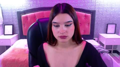 Snapshot of natalie_loffreda chatting on October 9, 3:15 am natalie online show from October 9, 3:15 am