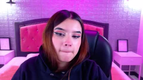 Snapshot of natalie_loffreda chatting on October 15, 2:55 am natalie online show from October 15, 2:55 am