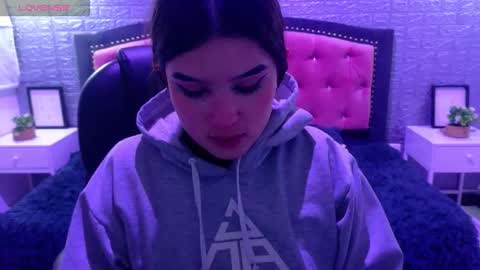 Snapshot of natalie_loffreda chatting on October 20, 3:40 am natalie online show from October 20, 3:40 am