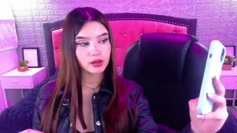 Snapshot of natalie_loffreda chatting on October 25, 8:03 pm natalie online show from October 25, 8:03 pm