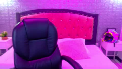 natalie  online show from January 7, 3:31 am