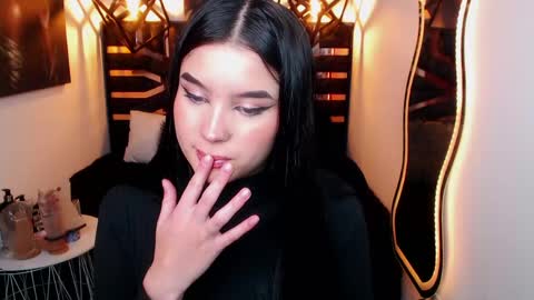 natalie  online show from April 14, 8:15 pm