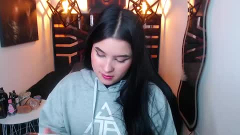 natalie  online show from April 22, 7:59 pm