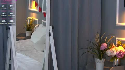 nataliecroft online show from April 23, 4:03 am