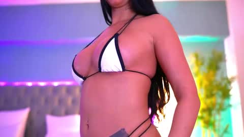 nataliedelices online show from March 18, 7:17 pm