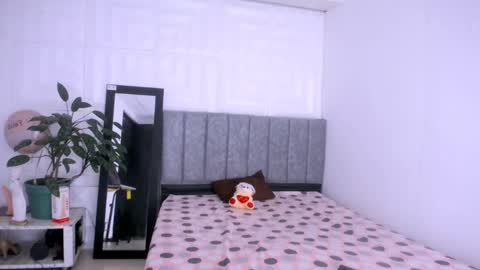 Snapshot of nataly_mcry chatting on September 15, 9:37 pm NATALY online show from September 15, 9:37 pm