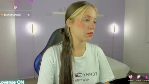 Snapshot of nataly_rodri chatting on June 28, 2:17 am Nataly online show from June 28, 2:17 am