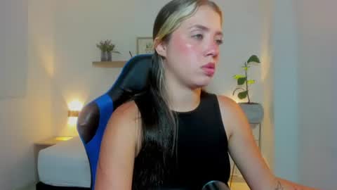 Snapshot of nataly_rodri chatting on July 22, 7:05 pm Nataly online show from July 22, 7:05 pm