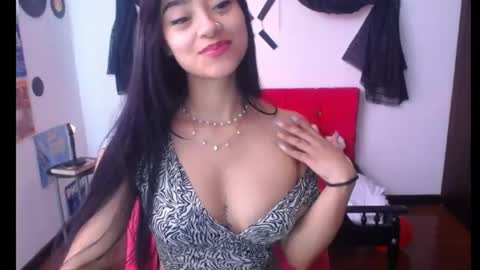Snapshot of natalyescobar_lx chatting on February 7, 4:56 pm Nataly Escobar online show from February 7, 4:56 pm