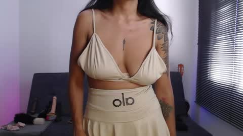   online show from April 22, 8:21 pm