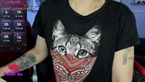 Snapshot of natasha__logan chatting on October 27, 4:05 am Natasha online show from October 27, 4:05 am