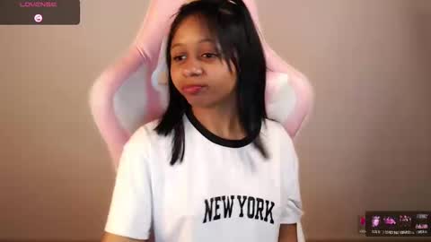 Snapshot of natasha_mh chatting on February 19, 12:03 am Nati online show from February 19, 12:03 am