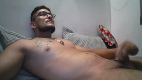 Snapshot of nate_torres chatting on June 12, 11:14 pm Nate torres online show from June 12, 11:14 pm