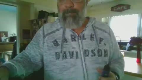 Snapshot of nateemkow chatting on January 1, 5:22 pm lombardIL online show from January 1, 5:22 pm