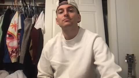 Snapshot of natetheexplorer chatting on October 14, 10:10 pm natetheexplorer online show from October 14, 10:10 pm