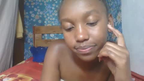 nathalia069 online show from April 28, 7:41 pm