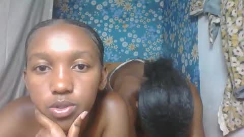 nathalia069 online show from May 3, 7:25 am