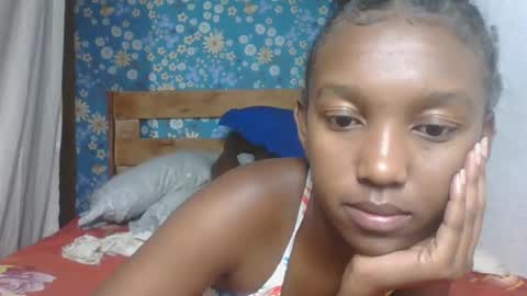 nathalia069 online show from May 4, 7:59 am