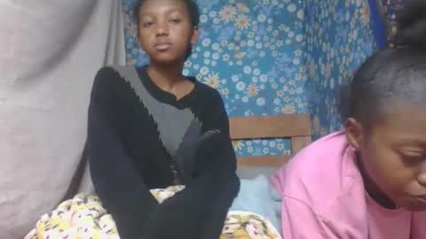 nathalia069 online show from May 12, 3:25 am