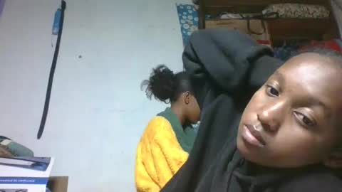 nathalia069 online show from May 16, 8:18 pm
