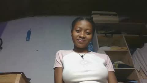 nathalia069 online show from June 3, 6:46 pm