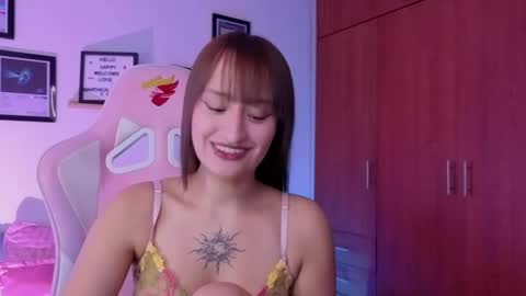 Snapshot of nathalia_ramirez_ chatting on April 28, 6:18 am Nathalia Ramirez online show from April 28, 6:18 am